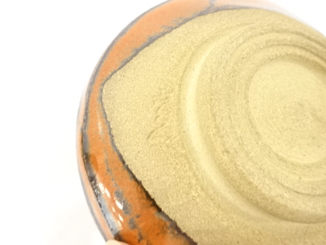  加藤六兵衛造　鉄赤　茶碗